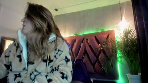 Snapshot of megan_inked_ chatting on 01.09.25 online show from 01.09.25