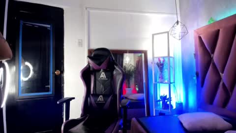 Snapshot of megan_inked_ chatting on 03.08.25 online show from 03.08.25