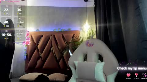 Snapshot of megan_inked_ chatting on 03.09.25 online show from 03.09.25