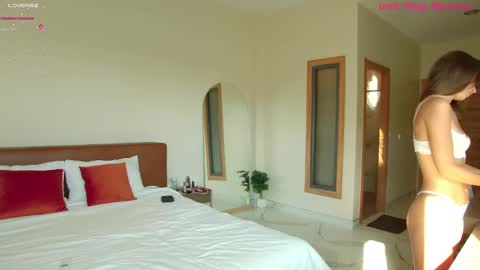 Megan   inst meg myersss online show from 12.08.24