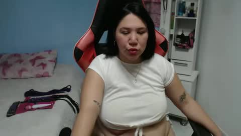 Snapshot of megan_slut1 chatting on 10.22.25 Megan online show from 10.22.25