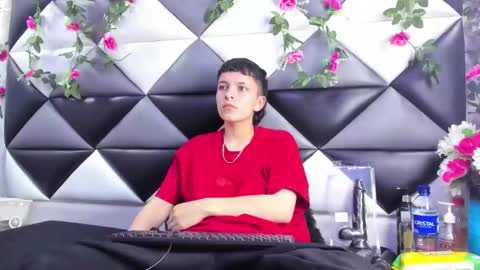 megan_thompsonn_ online show from 11.28.25