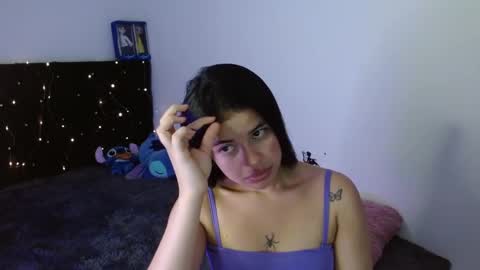 Snapshot of megan_ve chatting on 11.04.25 Carolina online show from 11.04.25