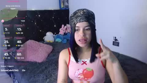 Snapshot of megan_ve chatting on 11.26.25 Carolina online show from 11.26.25