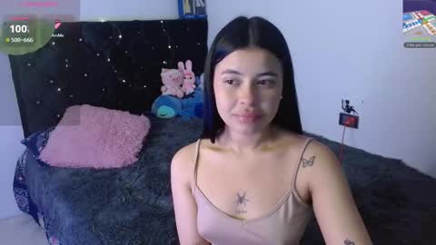 Snapshot of megan_ve chatting on 12.01.25 Carolina online show from 12.01.25