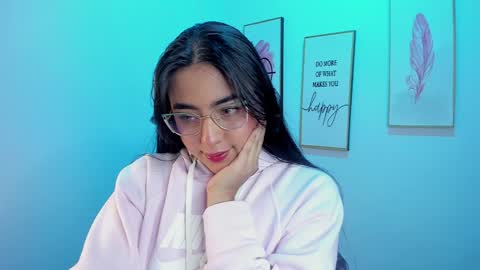 Snapshot of megan_vwv chatting on 12.08.24 megan online show from 12.08.24