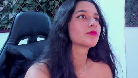 Snapshot of megan_whitte_01 chatting on 01.18.25 megan white 01  online show from 01.18.25