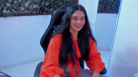 Snapshot of megan_whitte_01 chatting on 01.28.25 megan white 01  online show from 01.28.25