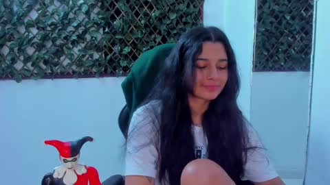 Snapshot of megan_whitte_01 chatting on 02.28.25 megan white 01  online show from 02.28.25