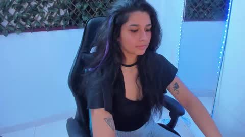 Snapshot of megan_whitte_01 chatting on 03.11.25 megan white 01  online show from 03.11.25