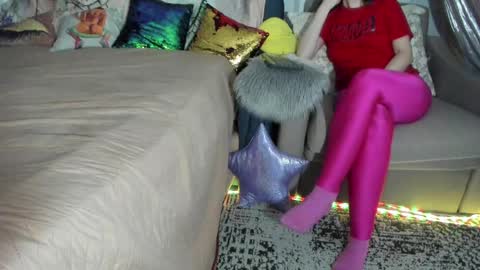 Nicki--------- Welcome to my Room online show from 03.04.25