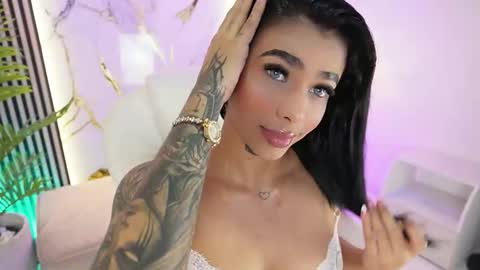 Megan Lowell online show from 11.20.25