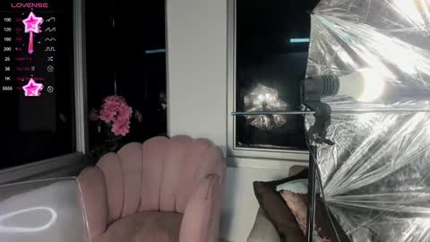 Snapshot of megann__sweet chatting on 12.20.24 Mara online show from 12.20.24