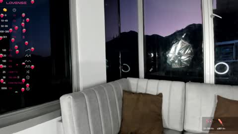 Snapshot of megann__sweet chatting on 01.17.25 Mara online show from 01.17.25