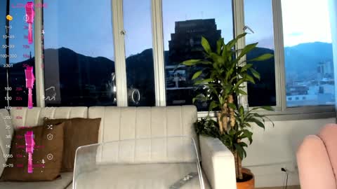 Snapshot of megann__sweet chatting on 01.21.25 Mara online show from 01.21.25