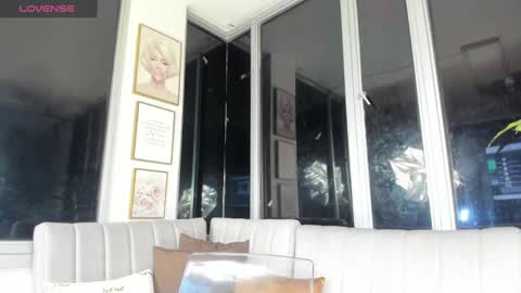 Snapshot of megann__sweet chatting on 02.14.25 Mara online show from 02.14.25