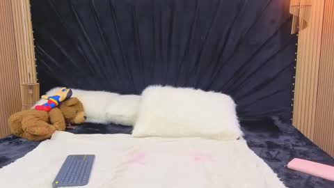 Megan online show from 04.25.26