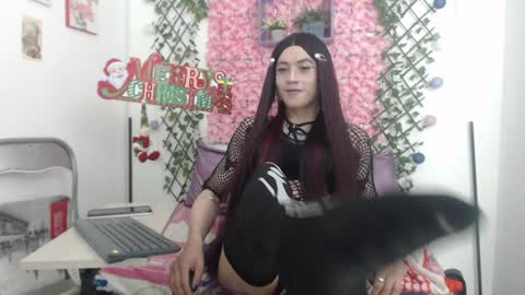 Snapshot of megannixx chatting on 12.24.24 megannixx online show from 12.24.24