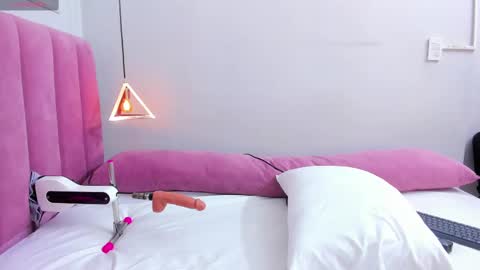 Megan  online show from 09.16.25