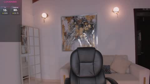 Snapshot of meganscottx chatting on 12.13.24 Megan online show from 12.13.24