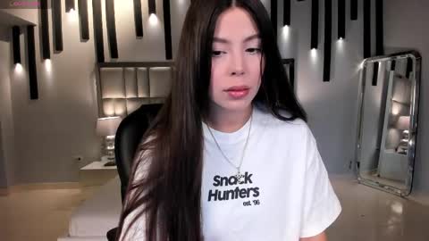Snapshot of meganscottx chatting on 05.11.26 Megan online show from 05.11.26