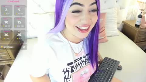 Snapshot of meganstar__ chatting on 09.21.25 Megan online show from 09.21.25