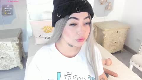 Snapshot of meganstar__ chatting on 10.14.25 Megan online show from 10.14.25