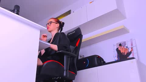 Megan online show from 09.13.25