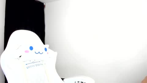 Snapshot of meganthompsonn chatting on 04.27.26 Megan online show from 04.27.26