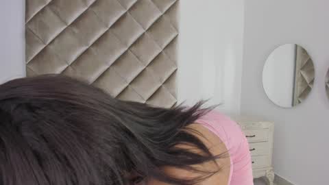 Snapshot of megaraowen_ chatting on 12.17.24 M E G A R A online show from 12.17.24