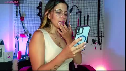 Snapshot of meggan_greey chatting on 12.09.24 Your best slave  online show from 12.09.24