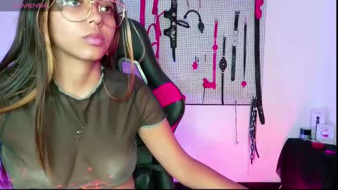 Snapshot of meggan_greey chatting on 12.14.24 Your best slave  online show from 12.14.24