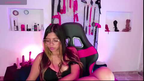 Snapshot of meggan_greey chatting on 12.15.24 Your best slave  online show from 12.15.24