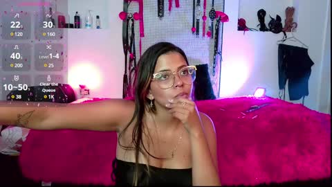 Snapshot of meggan_greey chatting on 12.18.24 Your best slave  online show from 12.18.24