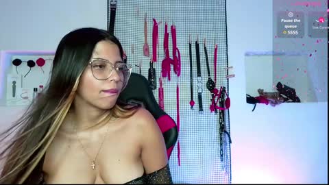 Snapshot of meggan_greey chatting on 01.14.25 Your best slave  online show from 01.14.25