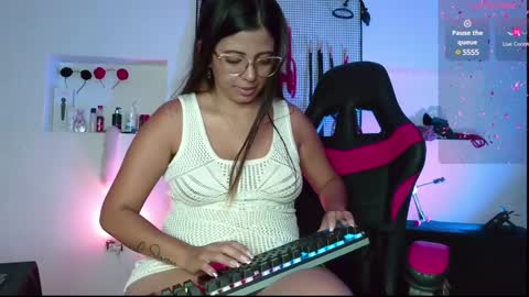 Snapshot of meggan_greey chatting on 01.20.25 Your best slave  online show from 01.20.25