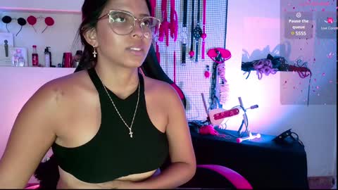 Snapshot of meggan_greey chatting on 01.23.25 Your best slave  online show from 01.23.25
