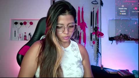 Snapshot of meggan_greey chatting on 01.29.25 Your best slave  online show from 01.29.25