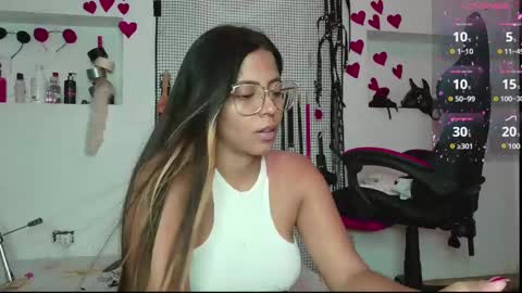 Snapshot of meggan_greey chatting on 03.11.25 Your best slave  online show from 03.11.25