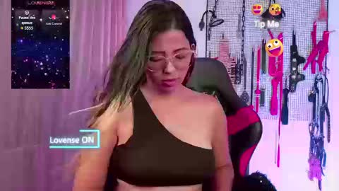 Snapshot of meggan_greey chatting on 09.13.25 Your best slave  online show from 09.13.25