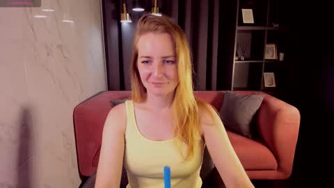 Meggy online show from 09.11.25