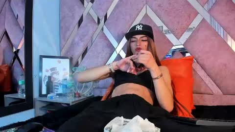 meghanqueen__ online show from 04.21.26