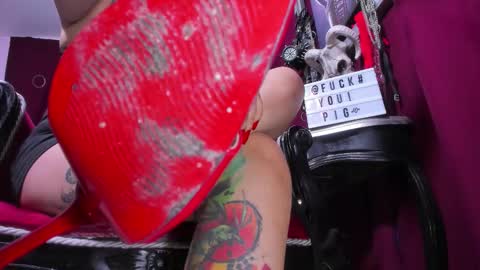 Goddess Sara online show from 11.04.25