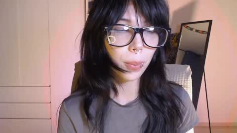Snapshot of meitenshi chatting on 05.23.26 mori3 online show from 05.23.26