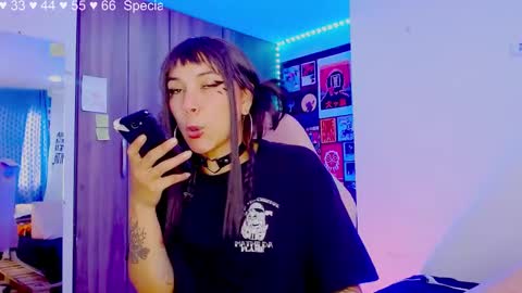 Melissa  -  -  Please help me to reach 100 thumbs up online show from 02.04.25