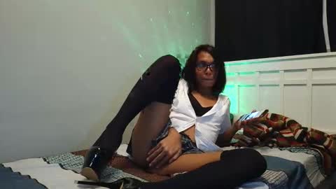Snapshot of melahnie051002 chatting on 04.28.26 melahnie051002 online show from 04.28.26
