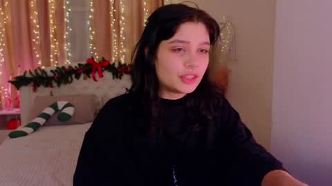 Snapshot of melan1e_ chatting on 01.14.25 mel online show from 01.14.25