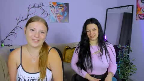 Snapshot of melani_bumm chatting on 09.10.25 melani_bumm online show from 09.10.25