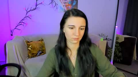 Snapshot of melani_bumm chatting on 09.17.25 melani_bumm online show from 09.17.25