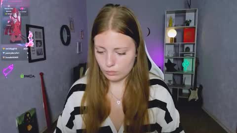 Snapshot of melani_bumm chatting on 09.21.25 melani_bumm online show from 09.21.25